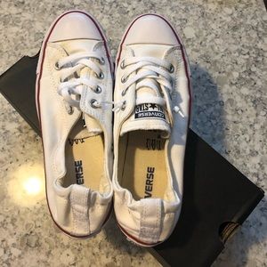 Size 9 white converse sneakers